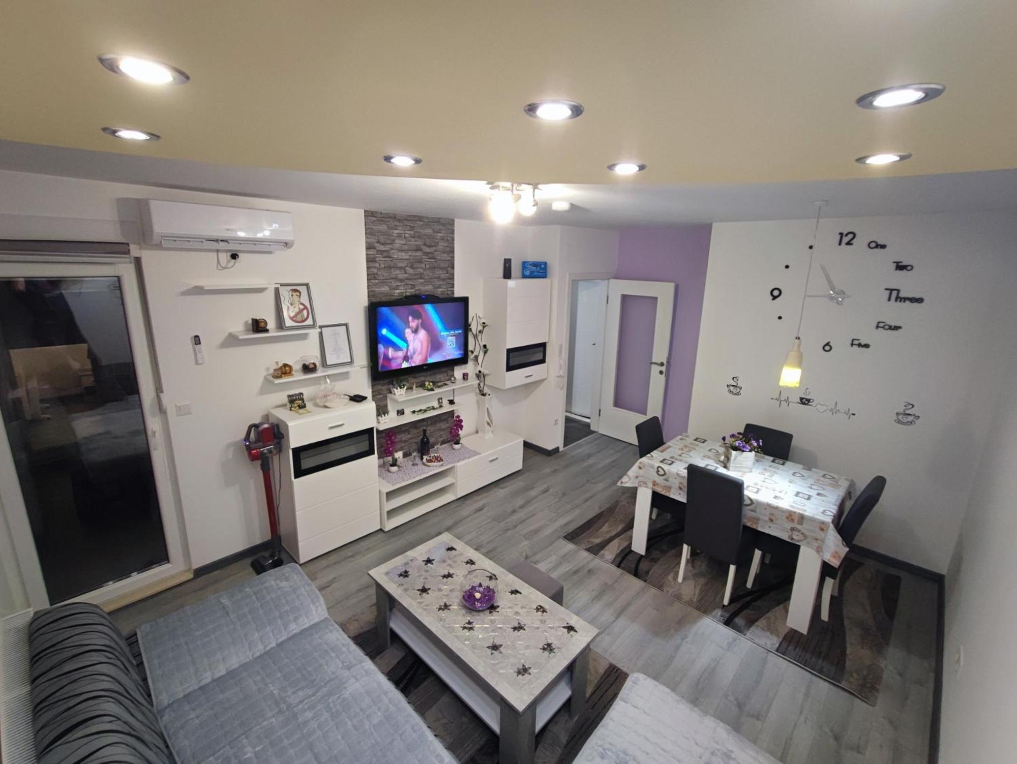 Stan Na Dan Apartman Krisfil Prnjavor エクステリア 写真